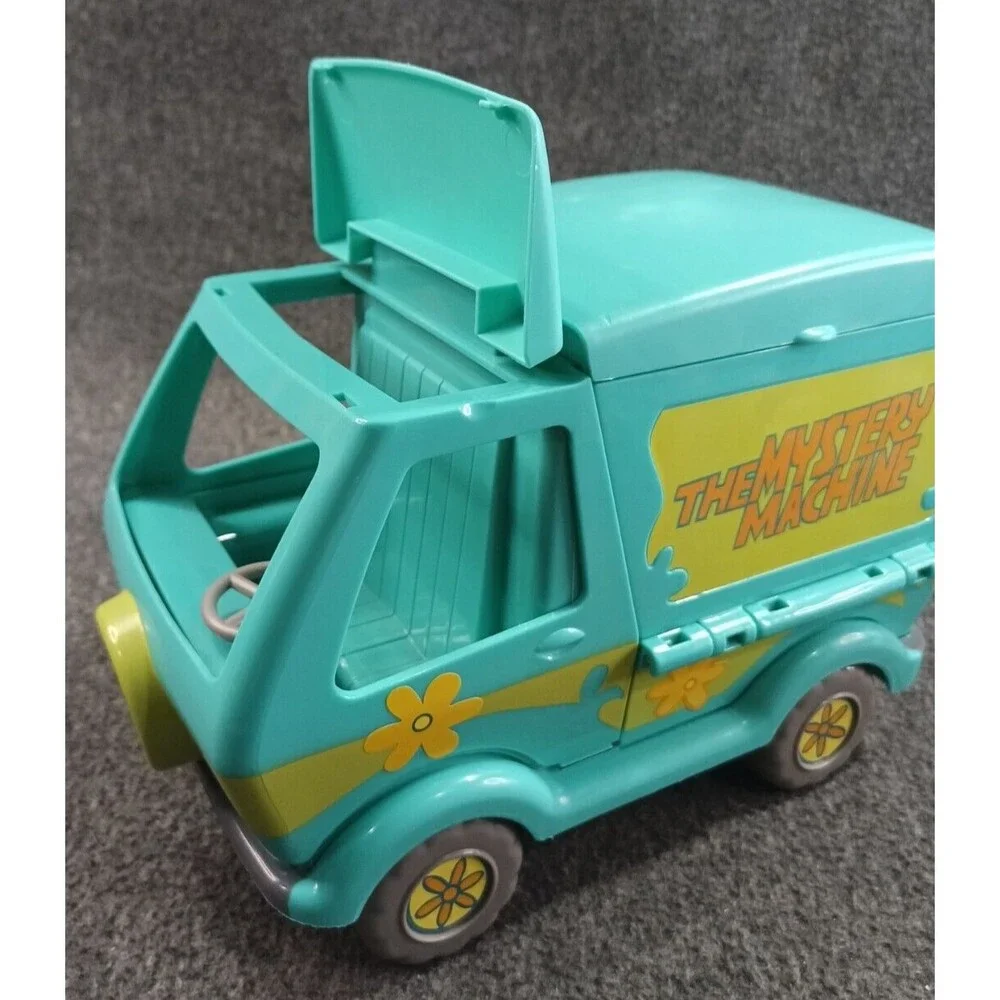 Hanna Barbera Scooby Doo The Mystery Machine Van Unfolds by Character Options